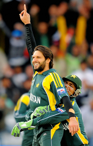 Shahid Afridi lifted Pakistan to a defendable total with an aggressive yet methodical half-century, before bowling a spell that left the South Africans winded at Trent Bridge