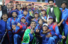 Afghanistan team with ICC World Twenty20 Qualifiers trophy