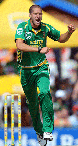 Man of the match Wayne Parnell (4-25) then got into the action, dismissing Ricky Ponting in the fourth over.