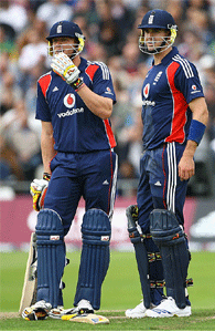 Andrew Flintoff and Kevin Pietersen take a breather during their hundred partnership as England fought back